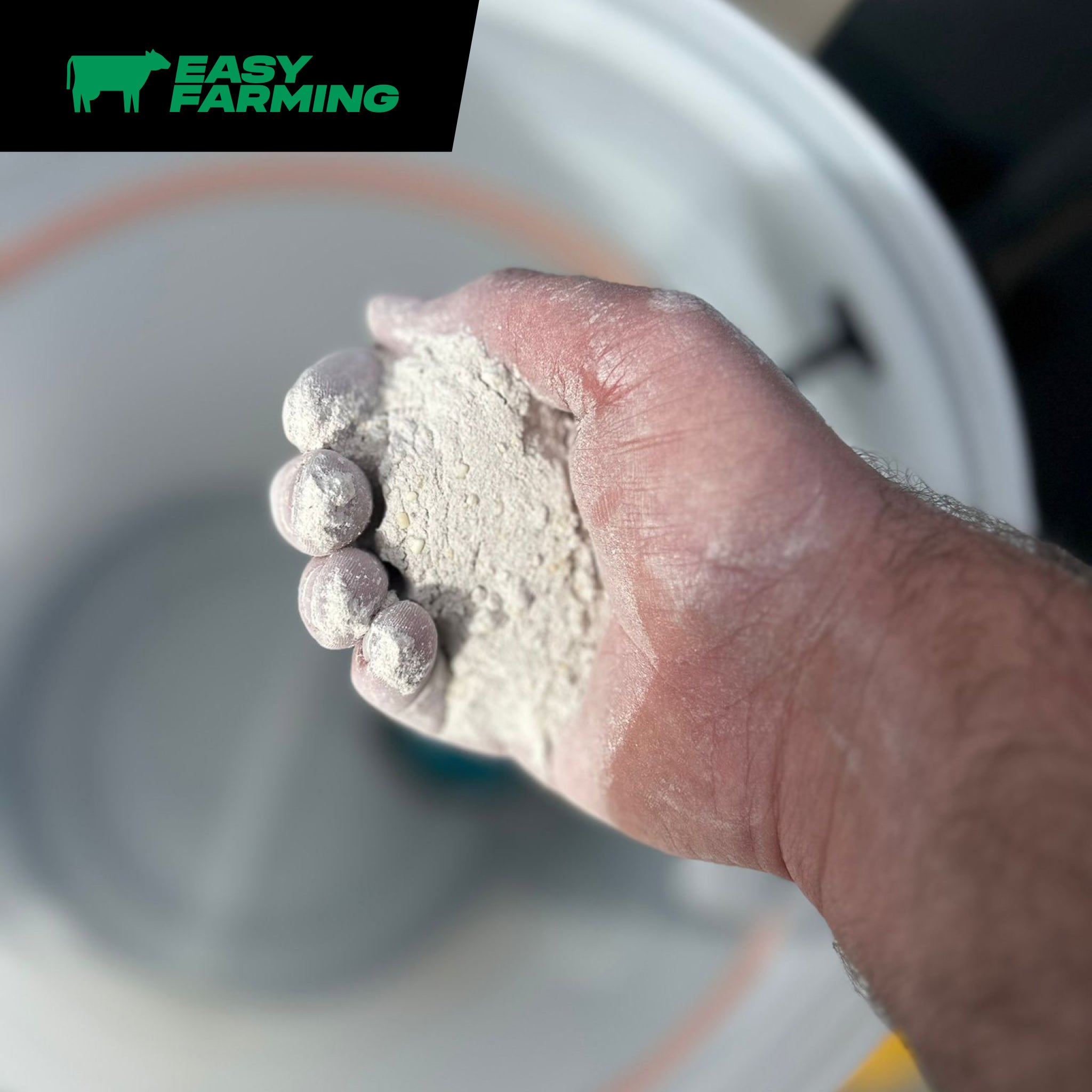 DrenchPower van Easy Farming, een krachtige drenchmiddel met handige doseerfles, zichtbaar in de afbeelding.